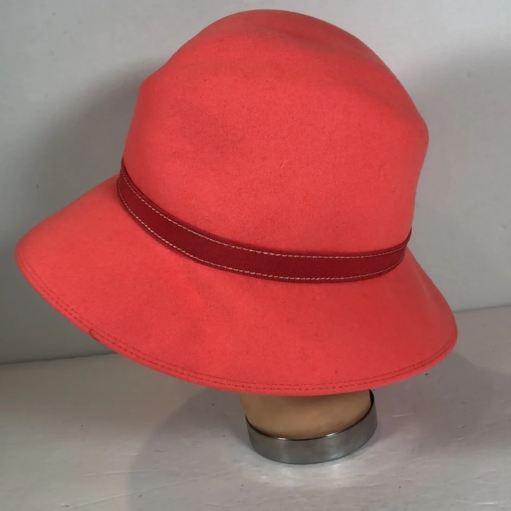 Vintage Georgi Womens Hat Peach Wool Felt with 1/2
